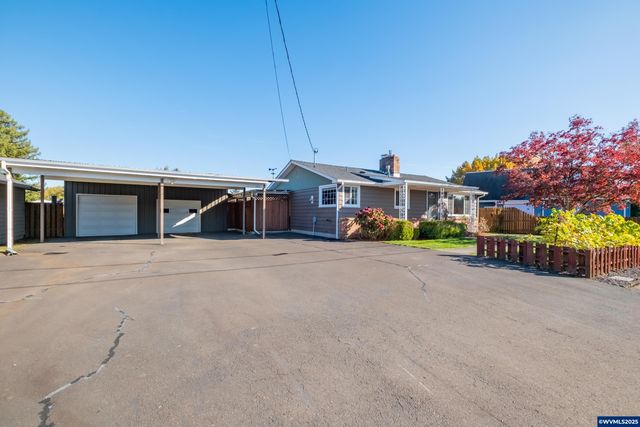 135 S 21st St, Philomath, OR 97370