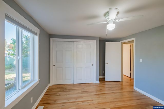 135 S 21st St, Philomath, OR 97370