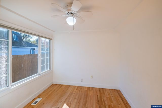 135 S 21st St, Philomath, OR 97370