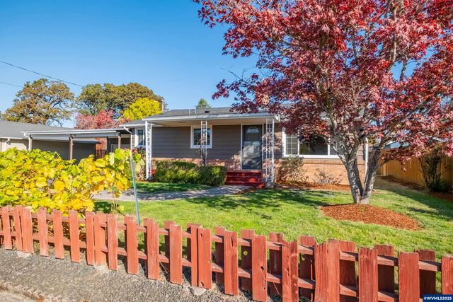 135 S 21st St, Philomath, OR 97370