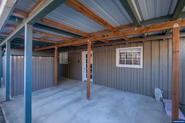 135 S 21st St, Philomath, OR 97370