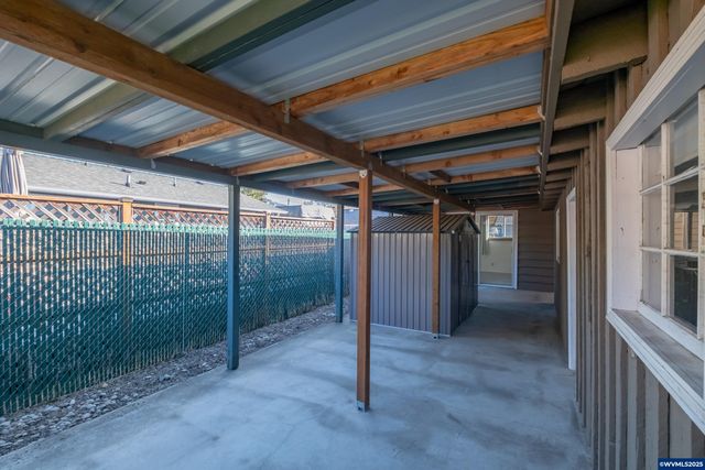 135 S 21st St, Philomath, OR 97370