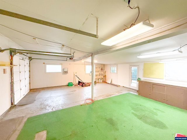 135 S 21st St, Philomath, OR 97370