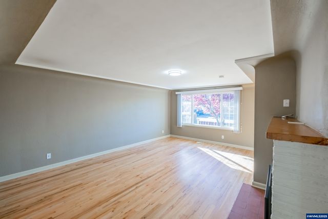 135 S 21st St, Philomath, OR 97370