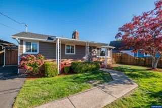 135 S 21st St, Philomath, OR 97370