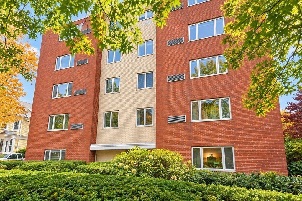 114 Pleasant St. 406, Arlington, MA 02476