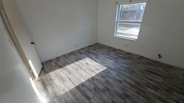 833 James Street, Azle, TX 76020