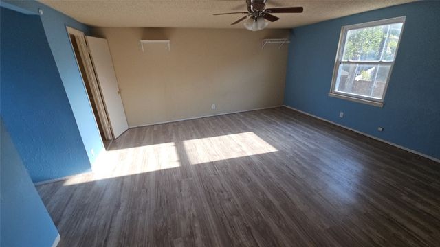 833 James Street, Azle, TX 76020