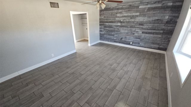 833 James Street, Azle, TX 76020
