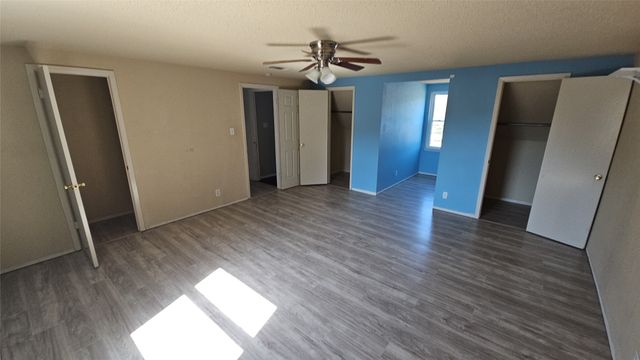 833 James Street, Azle, TX 76020