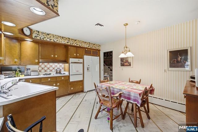 1111 Cumbermeade Road, Fort Lee, NJ 07024