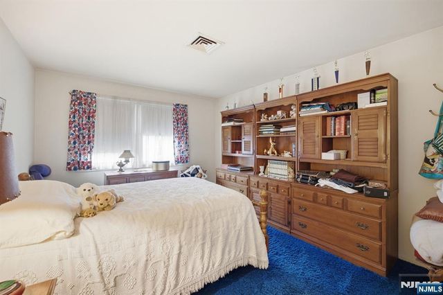 1111 Cumbermeade Road, Fort Lee, NJ 07024