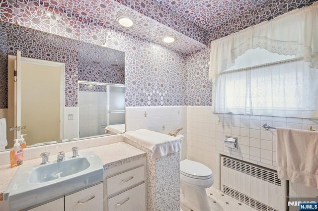 1111 Cumbermeade Road, Fort Lee, NJ 07024