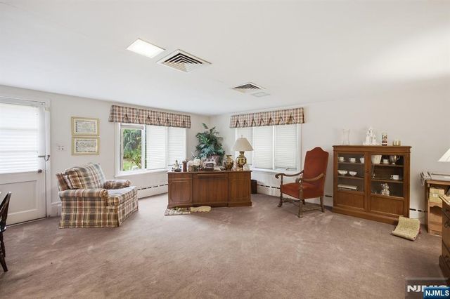 1111 Cumbermeade Road, Fort Lee, NJ 07024