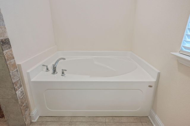 6092 Walk Along Way, Crestview, FL 32536