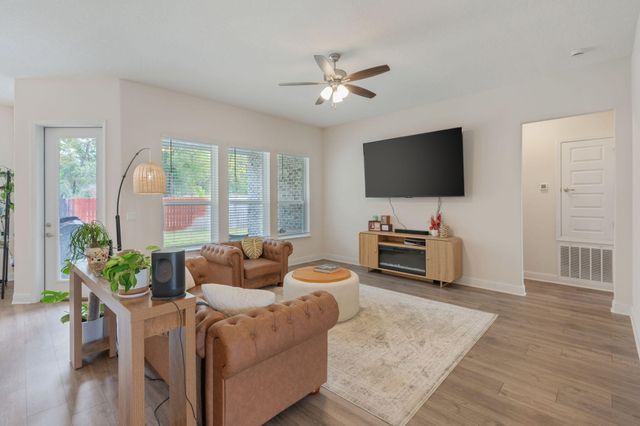 6092 Walk Along Way, Crestview, FL 32536