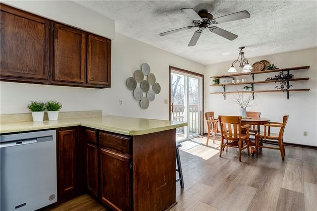 7640 W 194th Street, Stilwell, KS 66085