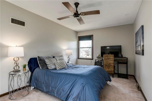 7640 W 194th Street, Stilwell, KS 66085