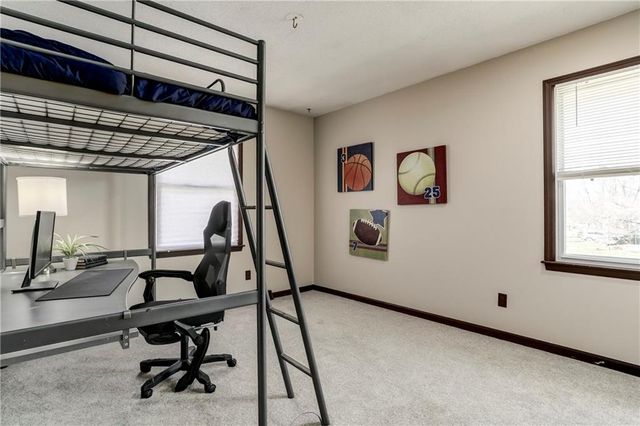 7640 W 194th Street, Stilwell, KS 66085