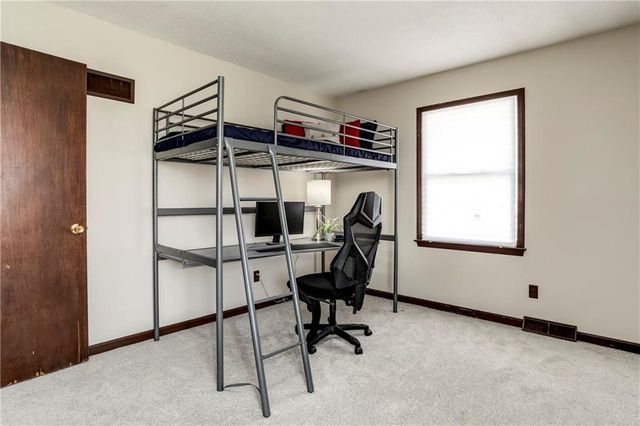 7640 W 194th Street, Stilwell, KS 66085