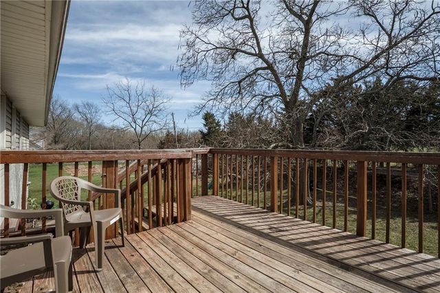 7640 W 194th Street, Stilwell, KS 66085