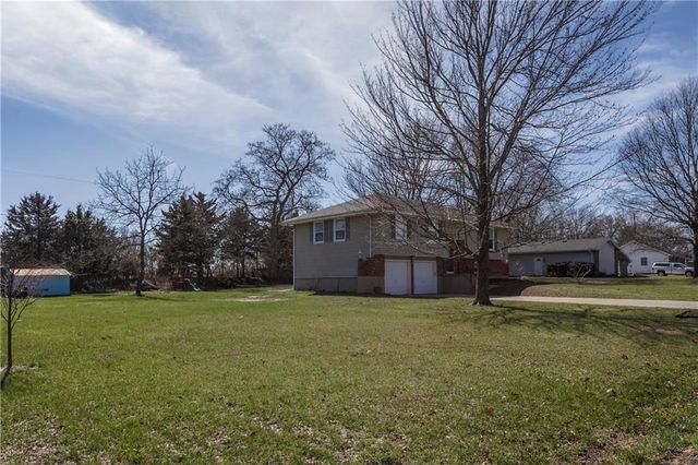 7640 W 194th Street, Stilwell, KS 66085
