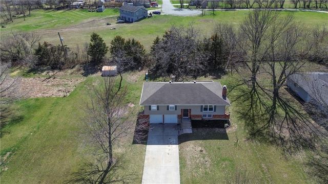 7640 W 194th Street, Stilwell, KS 66085