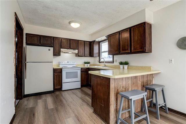 7640 W 194th Street, Stilwell, KS 66085