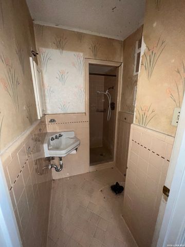 431 E Glenview, San Antonio, TX 78201