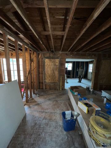 431 E Glenview, San Antonio, TX 78201