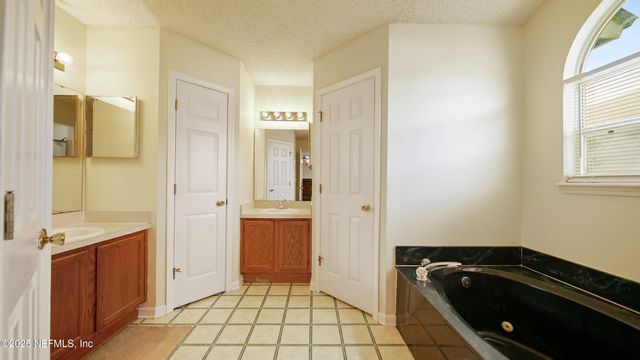 3174 WAVERING Lane, Middleburg, FL 32068