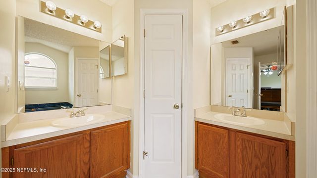 3174 WAVERING Lane, Middleburg, FL 32068