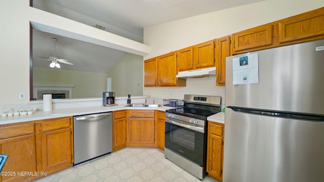 3174 WAVERING Lane, Middleburg, FL 32068