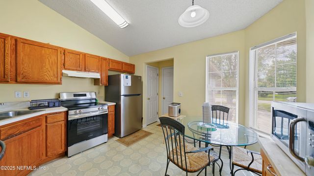 3174 WAVERING Lane, Middleburg, FL 32068