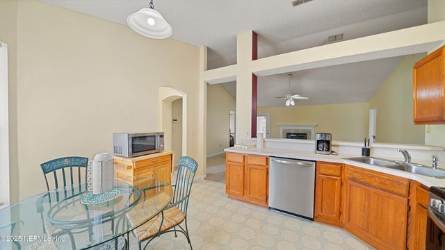 3174 WAVERING Lane, Middleburg, FL 32068