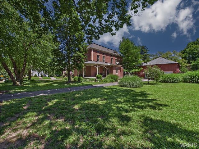 1715 Liberty Street, Alton, IL 62002