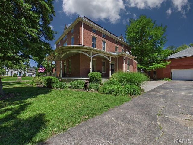 1715 Liberty Street, Alton, IL 62002