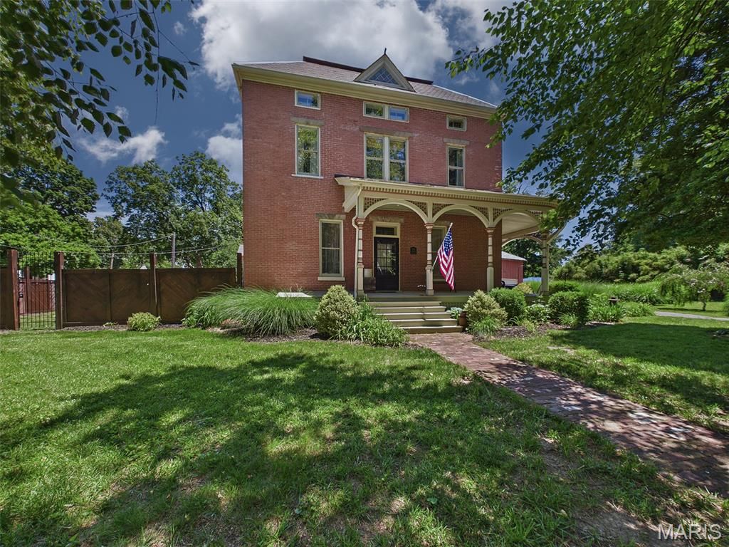 1715 Liberty Street, Alton, IL 62002