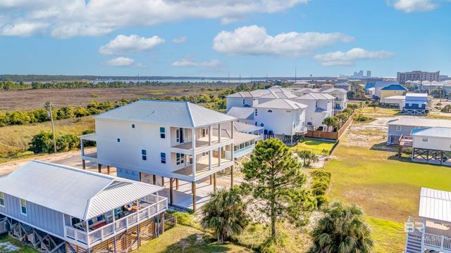 417 E 2nd Avenue, Gulf Shores, AL 36542