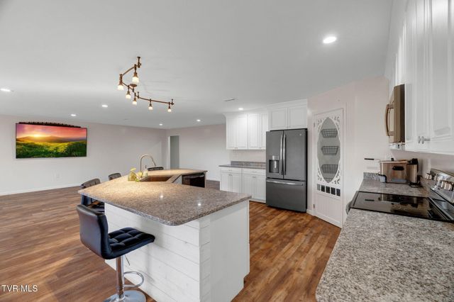 105 London Pvt Drive, Kingsport, TN 37660