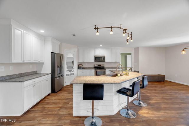 105 London Pvt Drive, Kingsport, TN 37660