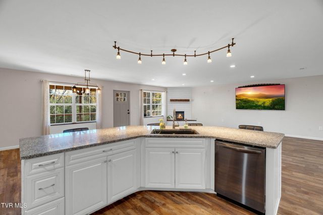 105 London Pvt Drive, Kingsport, TN 37660