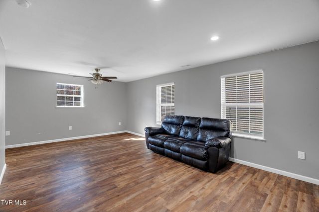 105 London Pvt Drive, Kingsport, TN 37660