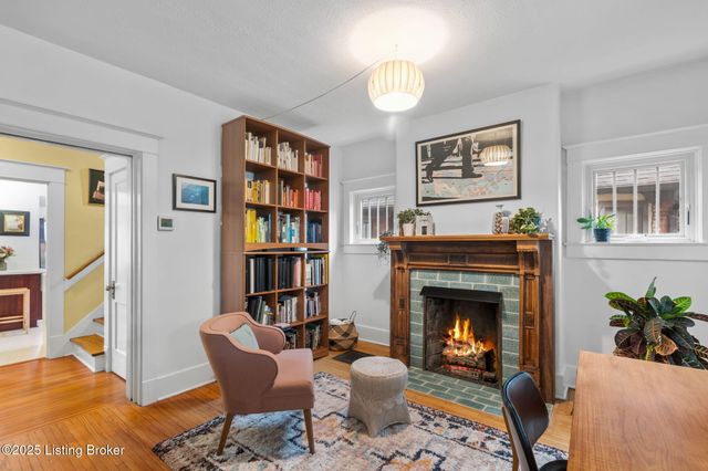 1914 Ivanhoe Ct, Louisville, KY 40205