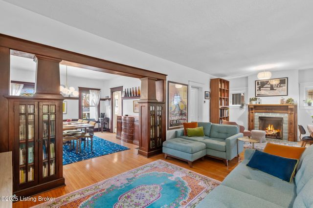 1914 Ivanhoe Ct, Louisville, KY 40205