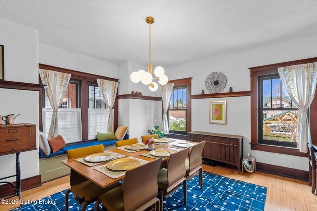 1914 Ivanhoe Ct, Louisville, KY 40205