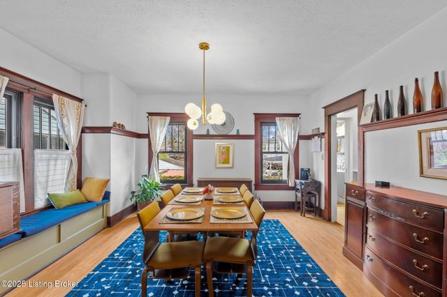 1914 Ivanhoe Ct, Louisville, KY 40205