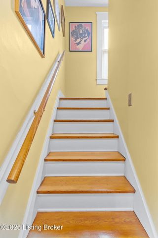 1914 Ivanhoe Ct, Louisville, KY 40205