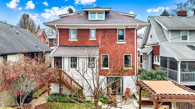 1914 Ivanhoe Ct, Louisville, KY 40205