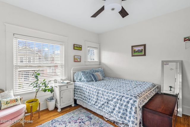 1914 Ivanhoe Ct, Louisville, KY 40205